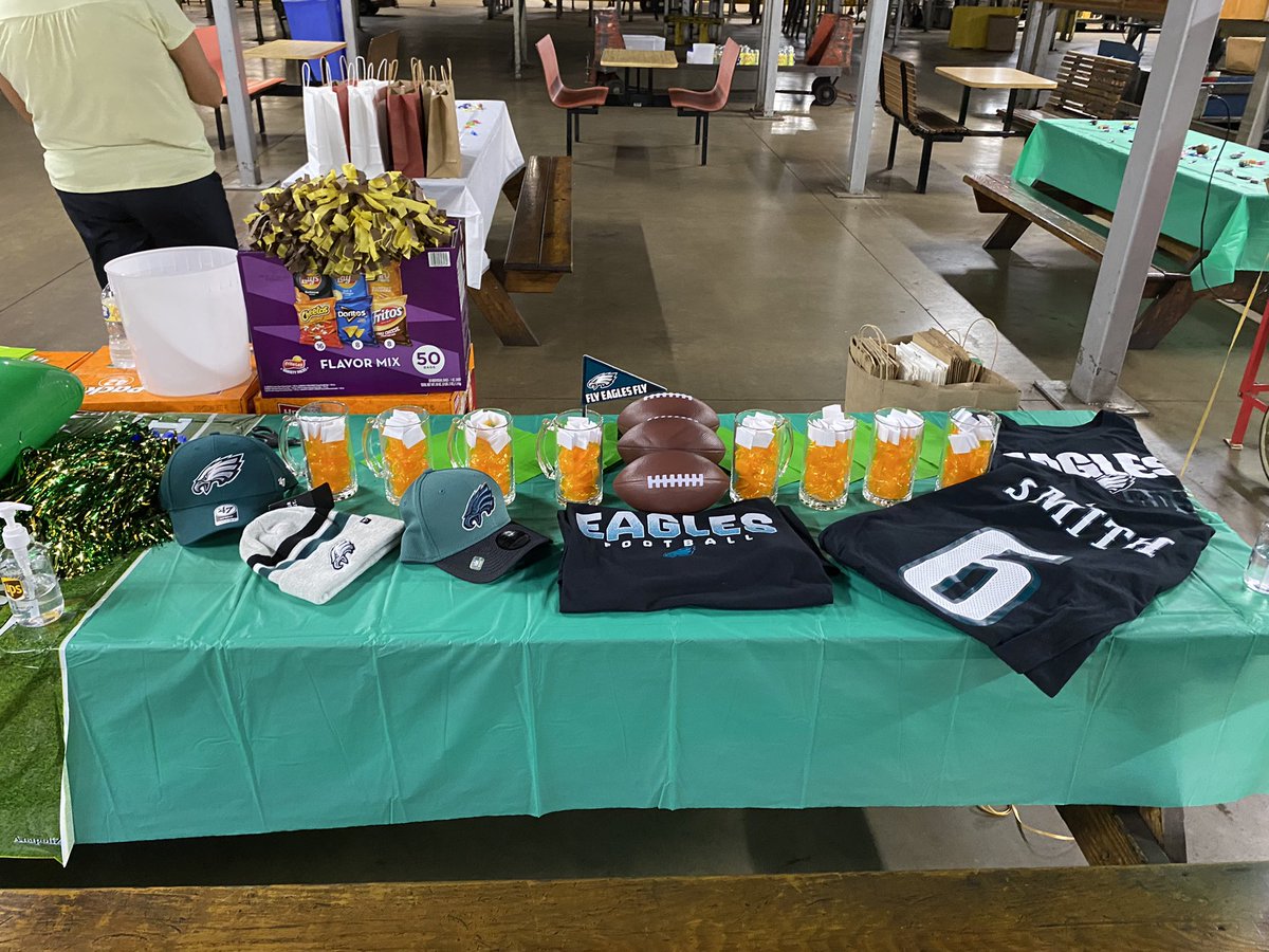 shannel collins tweet media