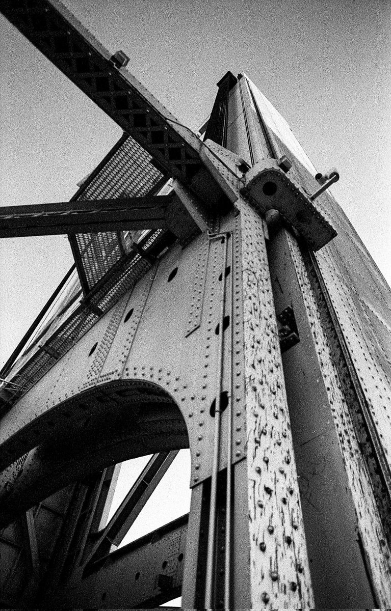 Aceprimed's tweet photo. #fourframes of #blackandwhitephotography #blackandwhite #monochrome #photography #PhotoOfTheDay #analogphotography https://t.co/cfQY8kFYs8