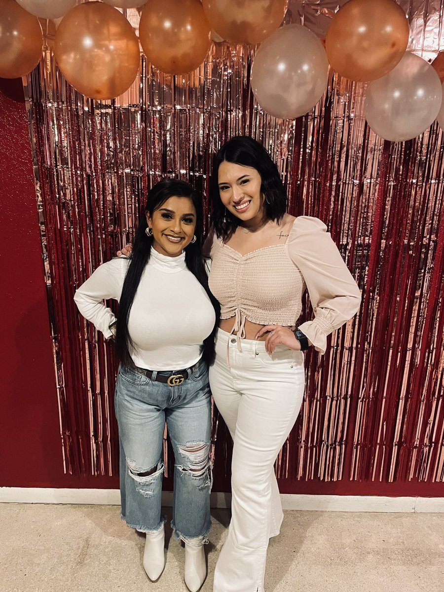 itss_rhyy's tweet photo. happy birthday to my sis/bestie 💓 thank you for coming into my life and making me a better person. you are THE BEST momma i know there is in this world! i love you @itsonlyness_ forever! https://t.co/sZpeUnvWcF