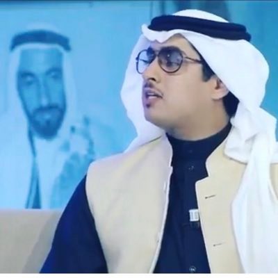 مدحت من فعلهم يزها الفخر والمديح 
يالشاعر الي تعسف الصعب وتطوعه 

والشلّه الي وراك الهم نهييق ونبيح 
مالومهم منك جات الضربه الموجعه