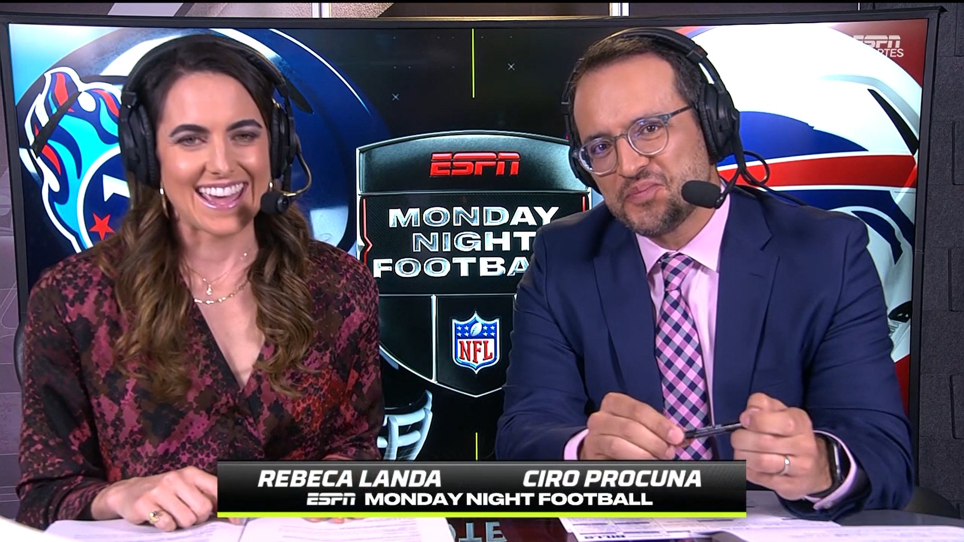 bill hofheimer on Twitter: "Congratulations to @rebecalanda, who is making  her #MNF play-by-play debut tonight on @ESPNDeportes w/ @cprocuna.  #TENvsBUF Landa is the first woman to call a nationally-televised NFL game  on