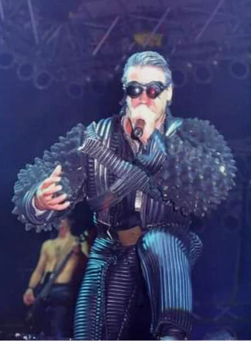 Seeing Junk's look in OW2 reminds me I should give my OW OC Azra a look for it but it would literally just be Till during the 1992 Sehnsucht tour 