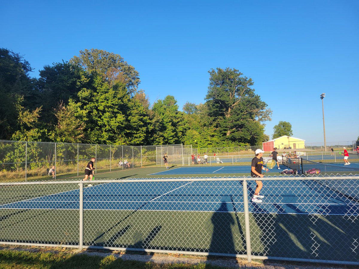 AHS_MensTennis's tweet photo. Our last away match of the season was tonight. We lost to Westview 0-5 but had some very close matches.

Please join us tomorrow for our LAST home tennis match vs. Lakeland. We are going to celebrate our seniors!
#purpleup #apride https://t.co/JoklXtiz5I