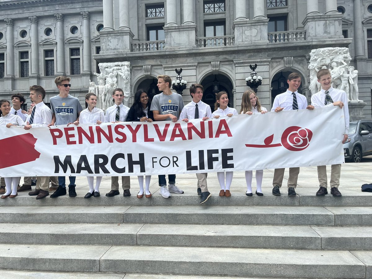 JeanneFMancini's tweet photo. Some of my favorite photos from today’s #pamarch @March_for_Life. Thank you for coming out, friends in Pennsylvania! #WhyWeMarch https://t.co/PECDfgIEoN
