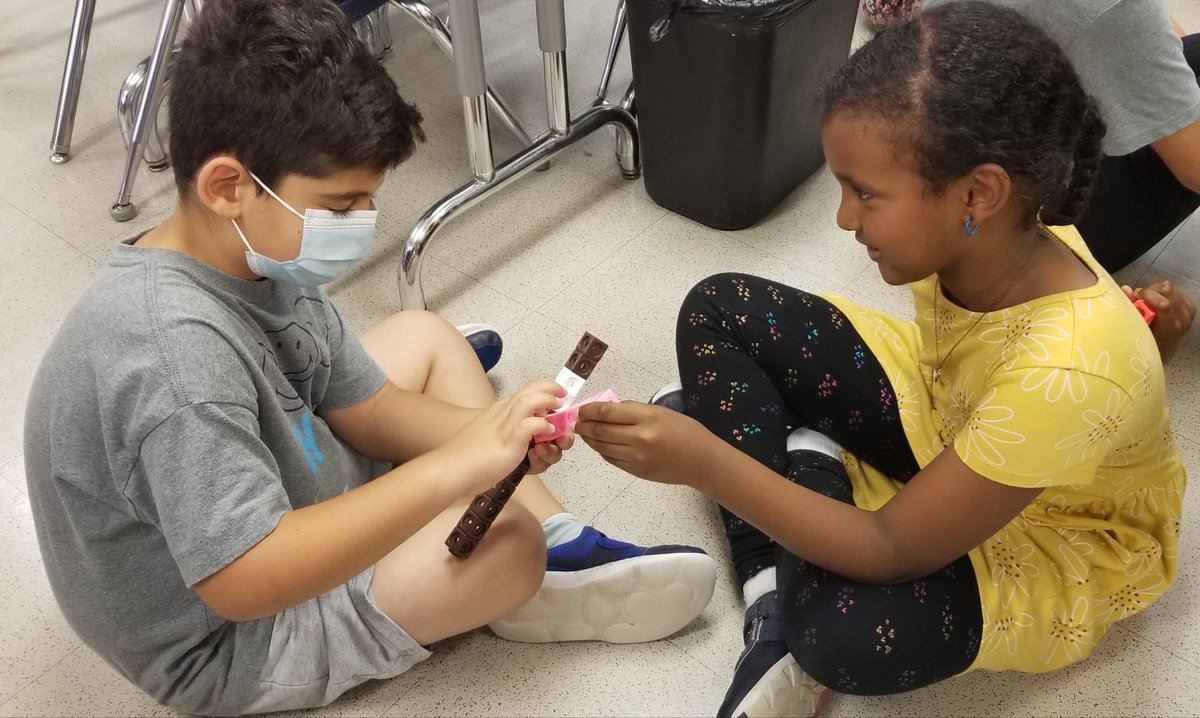 HenaHasan4's tweet photo. 2nd graders practicing math fluency using snap cubes.
#2ndgradersrock
@FreedomHillES
#FHHighlights https://t.co/FdGSniV7E5