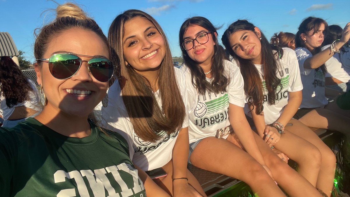 Of course had to show my volleyball girls some 💚🤍
Burning of the K!!
Tailgating before the parade!! 
<a href="/RKingVolleyball/">King High School- Volleyball</a> 
#kinghomecoming2022👑🐎🐎