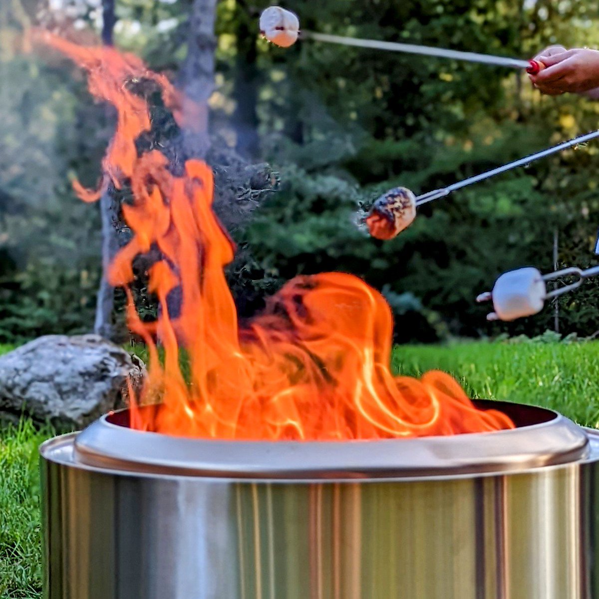 TimChilcote's tweet photo. Squeezing s'more summer out of northern Michigan. Last drips. https://t.co/Tt7xnVfSZg