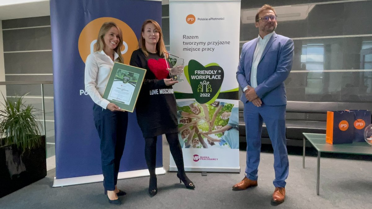 pepplatnosci's tweet photo. Otrzymaliśmy Nagrodę Specjalną #FriendlyWorkplace 2022🏆
➡️@MarkaPracodawcy wysoko doceniła otwartą kulturę budowaną na firmowych wartościach - szacunku i partnerskich relacjach🙌
➡️Doceniono działania w kontekście work-life balance, wspomagające rozwój pasji❤️ https://t.co/YoMSHwvif7