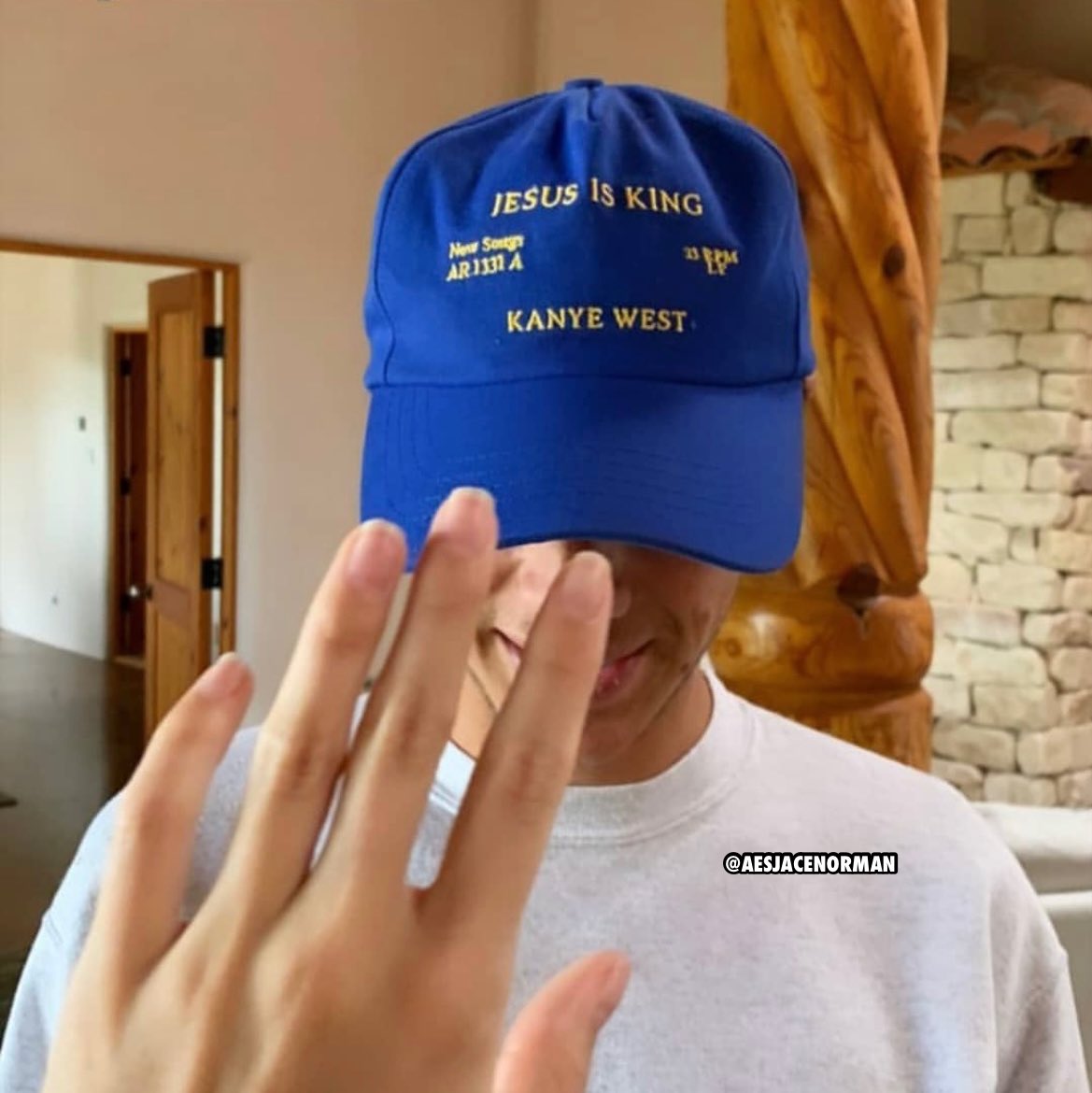 jaceamour's tweet photo. “Make sure they know that Jesus is king to me every day” 🙏🏼💙 @Jacenorman https://t.co/0sRhPHyyCS