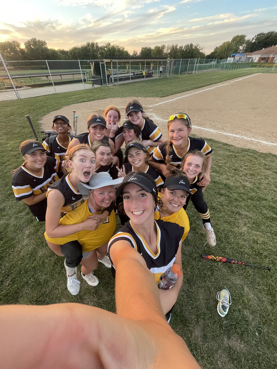 FZE Softball tweet media