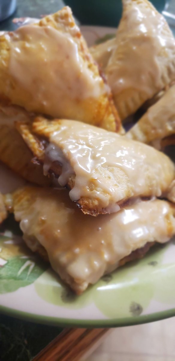 plumpiehermie's tweet photo. Rain down pumpkin! Made pumpkin hand pies for #HalloweenBakingChampionship https://t.co/NxgoTyOq6o