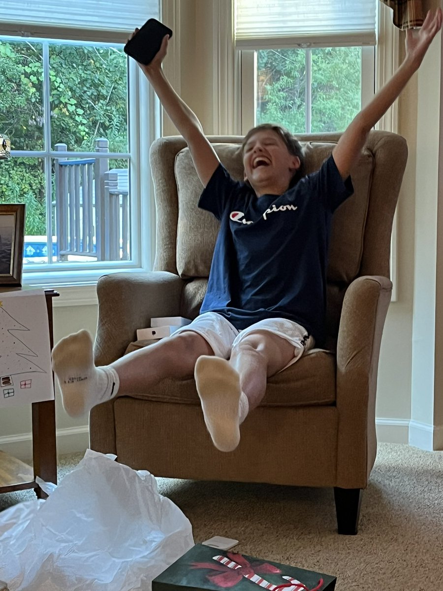 lightguy456's tweet image. Guess who finally got an iPhone!!