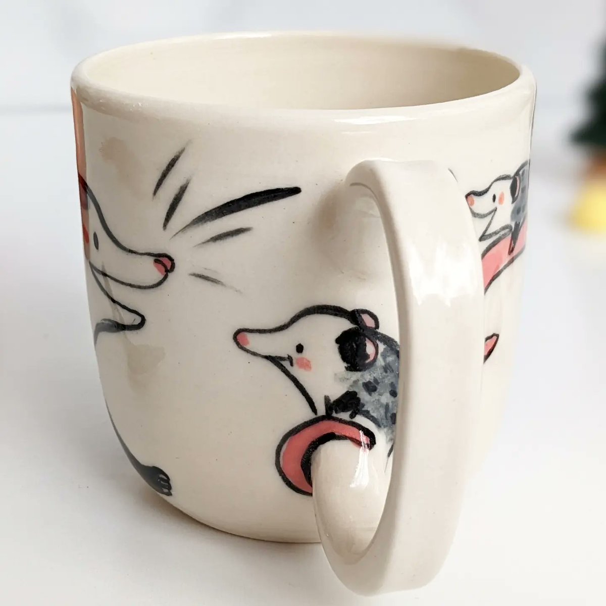 _kness's tweet photo. An opossum mama mug ☕⤵️ https://t.co/JEXYP5wxC8