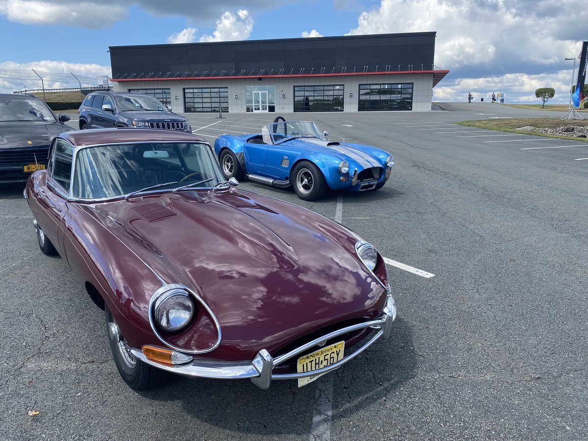 ClassicsandC's tweet photo. Great day out with some of our cars….
Cobra+Jaguar= BLISS https://t.co/6Zb17E0uO0