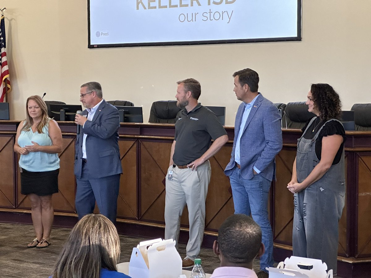 KellerISD's tweet photo. It’s an exciting evening as we kicked off our Fall 2022 semester of the Keller ISD Community Ambassadors program! Tonight, administrators shared how the governance and finance teams operate within the District. #CelebrateKISD https://t.co/gubArD4iMe