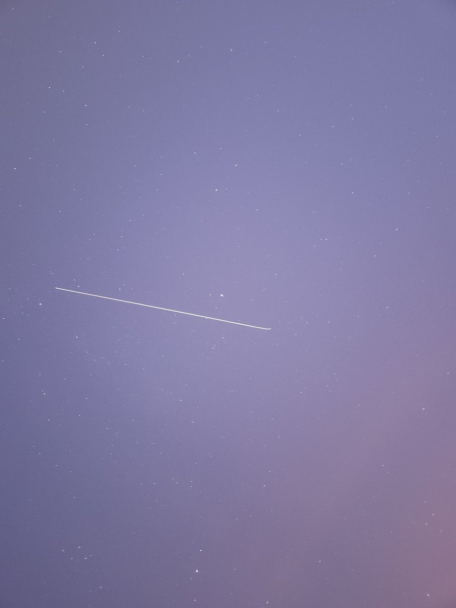 KtBkr4's tweet photo. Spotted the @Space_Station over NJ, Fri Sep 16 7:58 PM, Visible: 7 min, Max Height: 86 degrees, Appeared: SW, Disappeared: NE
👩🚀⭐️Taken w my #SamsungGalaxy #S22, pro mode, 30 sec exposure.
#wavehi #astronautsoverhead @NASA 🛰 https://t.co/UUh5SlEeCU