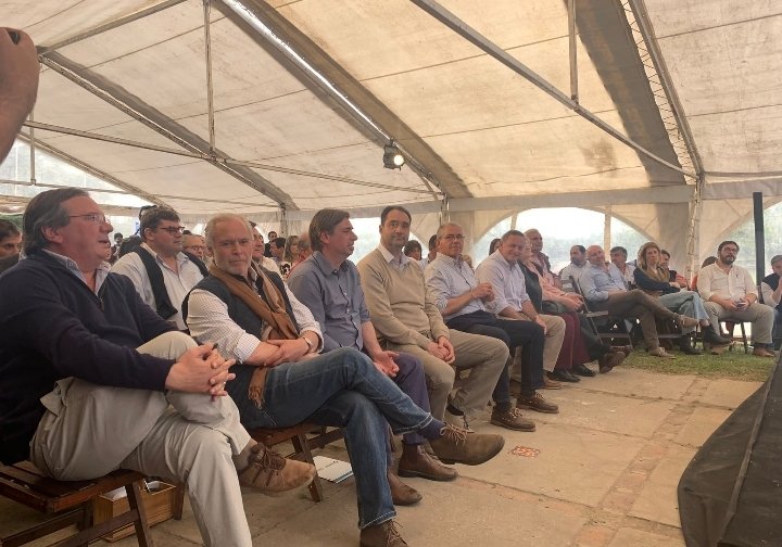 niffouri's tweet photo. Congreso Nacional @Aire__Fresco en Flores. Compromiso, gestión y desafíos. Mucho por hacer @AlvaroDelgadoUy @juanpab_delgado https://t.co/tSqcNxLqNX
