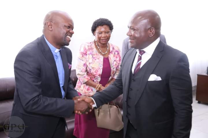 KenBaraza16's tweet photo. The Kakamega County Governor Hon F Barasa and I during official day to he began Working. https://t.co/F3Jj3hWNv8