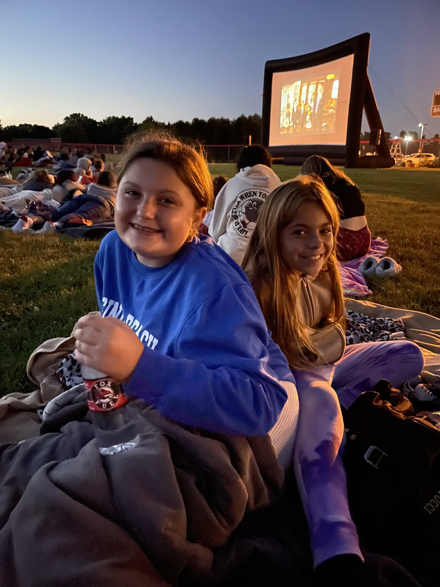 Dear_Mrs_M's tweet photo. Movie night #HOCO2022 https://t.co/N2HG1qNIpK