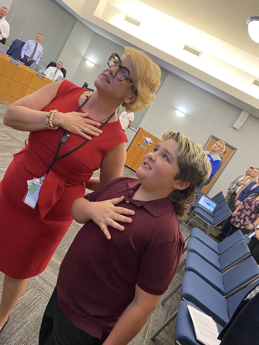 MrsKendallBerry's tweet photo. Austin Elementary presenting at the school board meeting tonight! #roosontherise  #roopride #whywisd #austinblueroos https://t.co/BZ6PaXgfO5