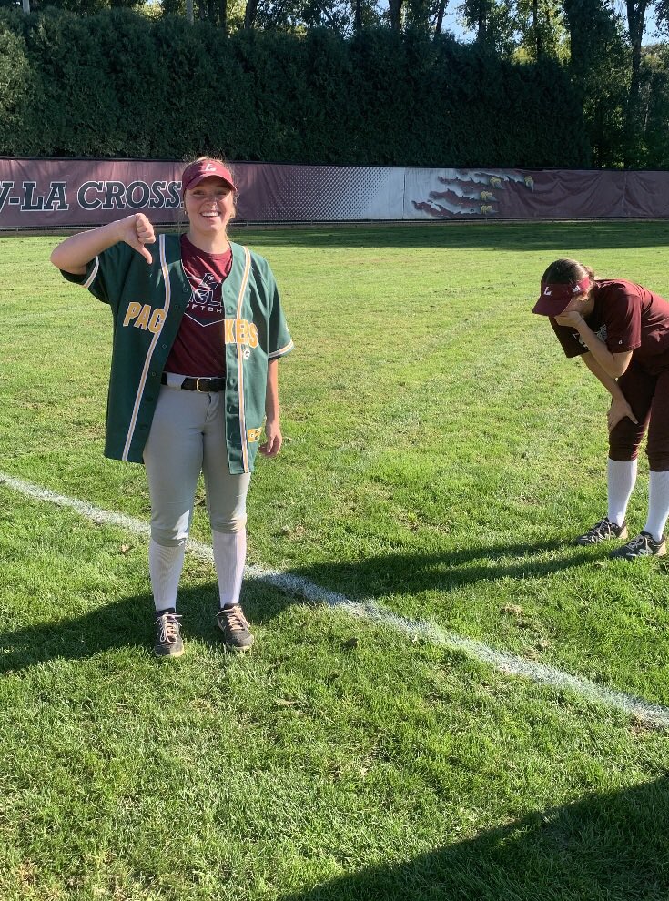 UWLSOFTBALL's tweet photo. when @kyralard is a Bears fan, @jordynm_15 is a Vikings fan and coach Wnek is a packers fan.. it all works out in the end.. #GPG happy first day of practice! https://t.co/ynCbtx53KP