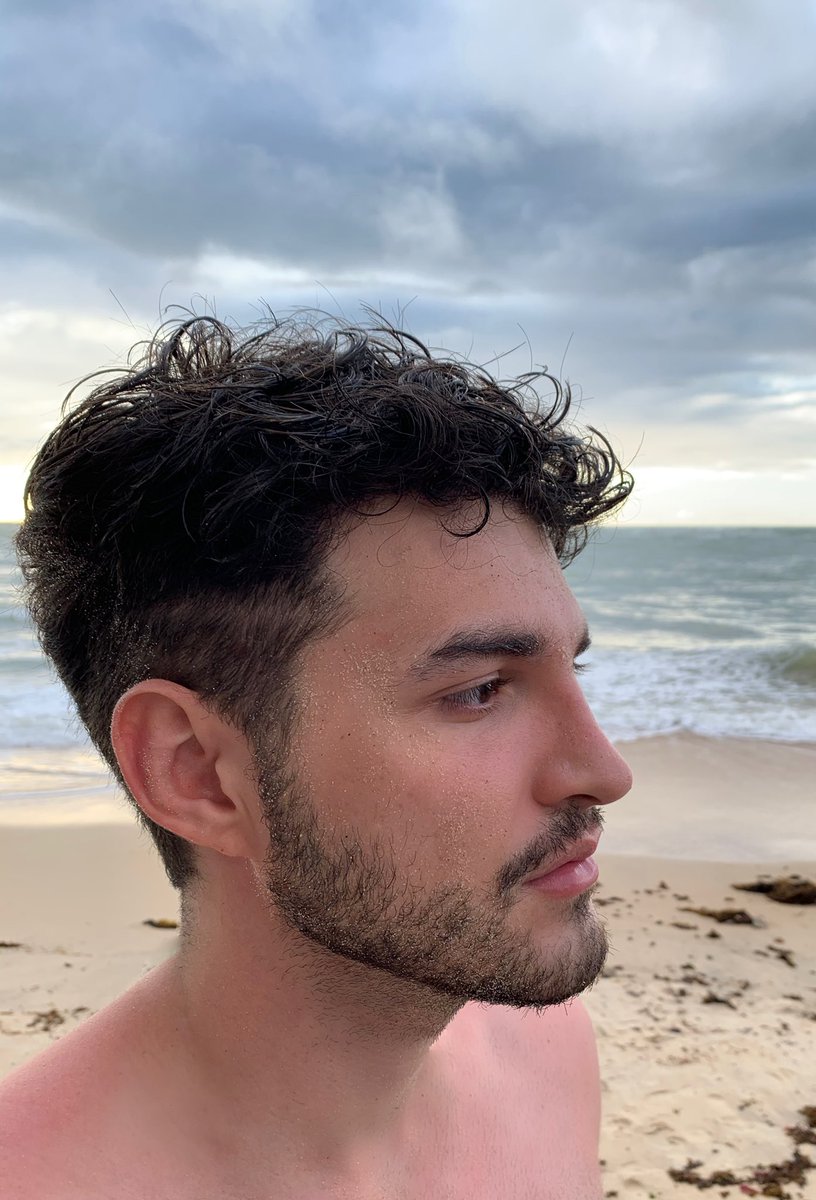 olha o mar quase indo embora