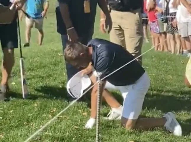 barstoolsports's tweet photo. The Reverse Angle Of Bryson DeChambeau Walking Into A Thin Piece Of Rope And Going Down Like He Got Shot Is So God Damn Funny https://t.co/oAQPRFabcw https://t.co/QQKQjPtBPf