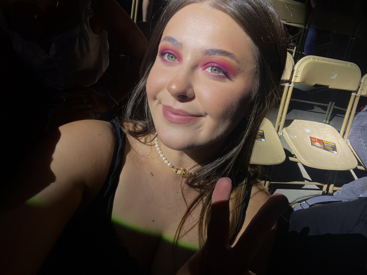 VictoriaZarod's tweet photo. Stargirl 🌑💫✨ https://t.co/QmO0DqV1gx