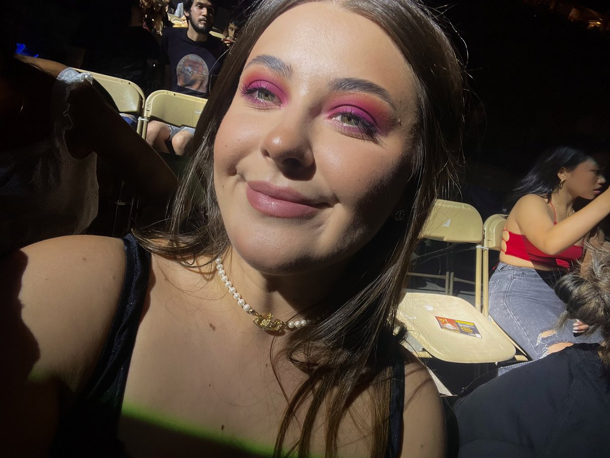 VictoriaZarod's tweet photo. Stargirl 🌑💫✨ https://t.co/QmO0DqV1gx