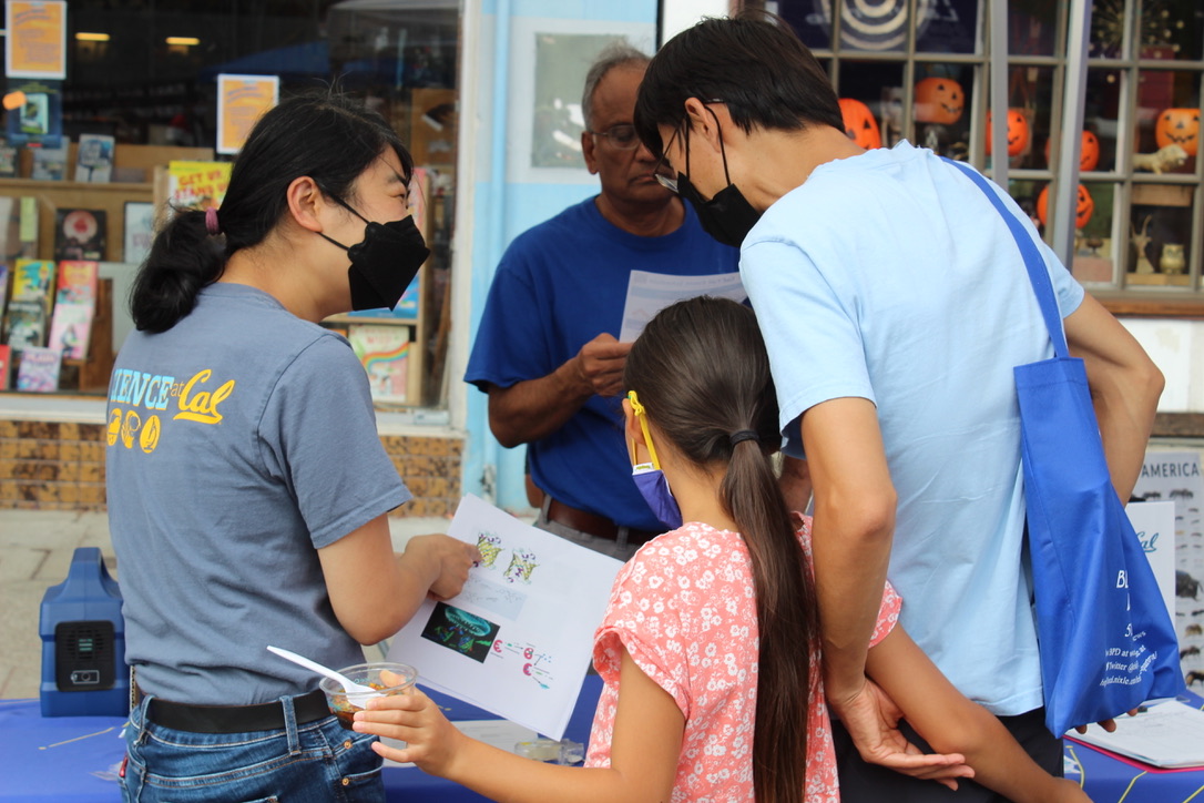 ScienceAtCal's tweet photo. We had so much fun at the #SolanoStroll! @UCBerkeley scientists from @PMB_Berkeley, @UCB_Chemistry, @berkeleyIB, @GiEBerkeley joined us to share their research with hundreds of curious attendees through a variety of hands-on #STEMActivities. https://t.co/v4gOIpl7cC