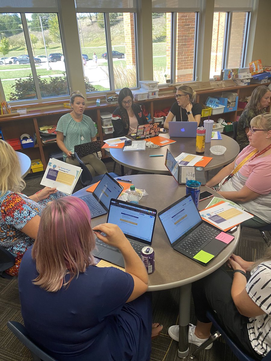 Amy_Andersen_'s tweet image. Today’s PD: Choose Inquiry PLC question to research, identify SIP action steps which will align with the inquiry, and use the goals of the PLC as an Individual Professional Development Plan. #DifferentiatedPD #agencyforstafftoo #cvpyp