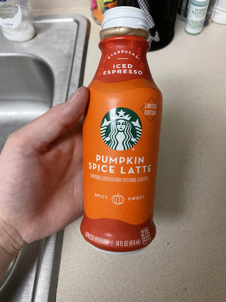 KendallMontel's tweet photo. Lol @Starbucks customer service so just thanking me for being a loyal customer and ending the chat when I sent them photos of my moldy coffee. https://t.co/bjoW6UWiID