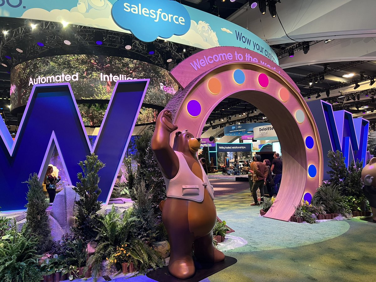 btaylor's tweet photo. Just walked the Dreamforce campus and it looks amazing! So excited for our long overdue Trailblazer family reunion tomorrow ❤️ https://t.co/O1Me4Ok2kW