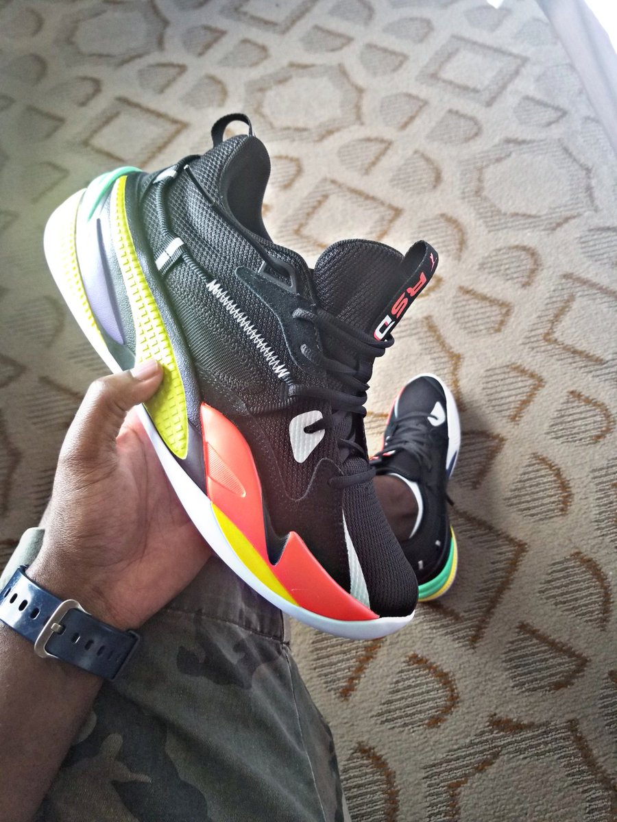WhoisMarques's tweet photo. Today's #KOTD is brought to you by @puma. These are the puma rs-dreamer by @realcoleworld
#pumarsdreamer #puma #JCole #KOTD #firekicks #sneakerhead #dopekicks #sauce #drip #dreamer #rs #today #footlocker https://t.co/aCwrIzxQd5