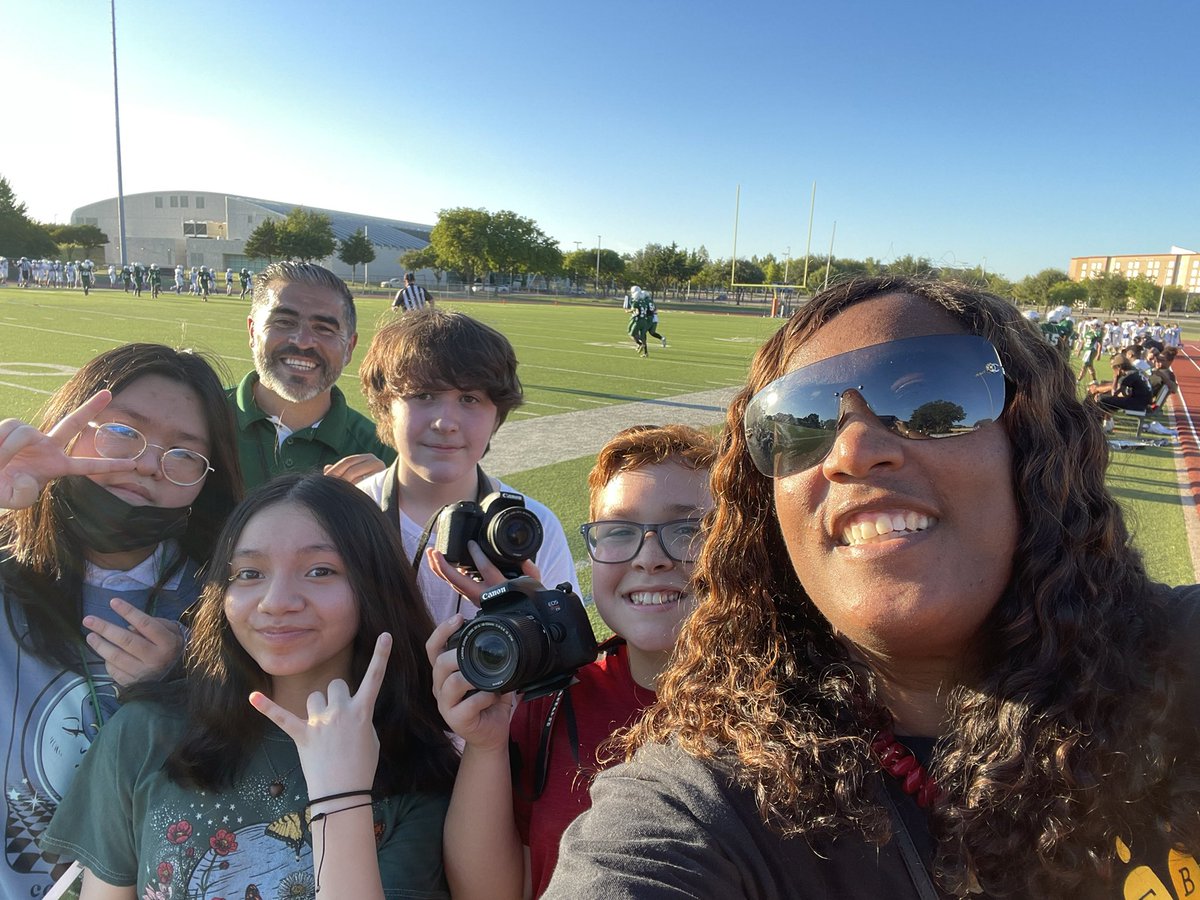 NikkettaWilson's tweet photo. We appreciate our @Webb_Bears Bear Press for taking 📸 at the game #WebbTimeToShine #TheGISDEffect https://t.co/VlNby0mI2Q