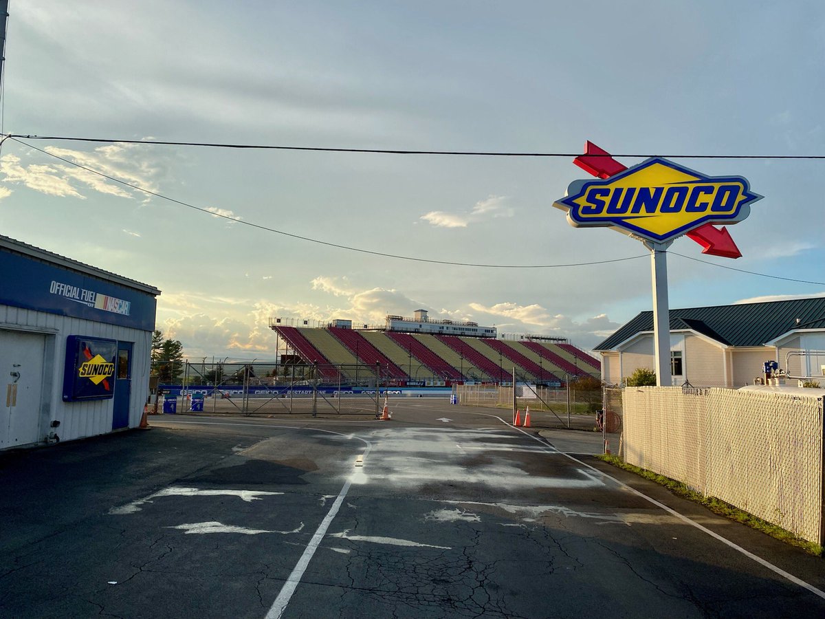 racing_als's tweet photo. What an amazing time, running a track I’ve wanted to run for 30 years, now I just want to run there again with my brother!  Who can name the track?! 
…
#race #racetrack #nnjrpca #sunoco #sunocoracing #sunocoracefuels #racingfordave https://t.co/8DvxfqPgvO