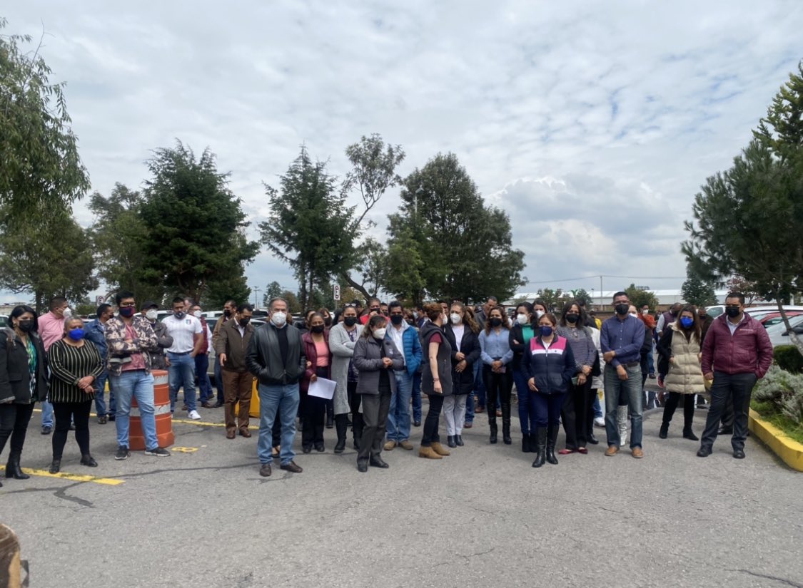 SalvaFdezAyala's tweet photo. 👷‍♂️@centrosctedome1 participando en #SimulacroNacional2022 que sirvió minutos después en #Sismo real. Reducimos  a la mitad el tiempo de evacuación del simulacro 🕣. @SCT_mx https://t.co/14mAWGnn2Z