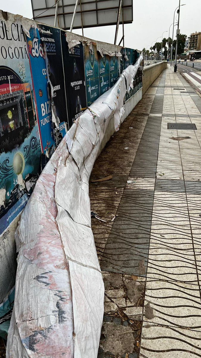 alestequeleden's tweet photo. Como la concejala de @malaga quiere espiarnos con cámaras vamos a enviarle fotos de como está nuestro barrio. #FotosaPorras @pacodelatorrep https://t.co/7jwiP7Qjb3
