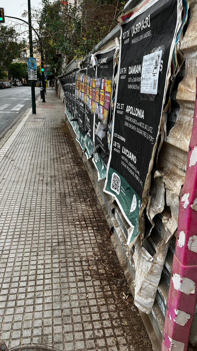 alestequeleden's tweet photo. Como la concejala de @malaga quiere espiarnos con cámaras vamos a enviarle fotos de como está nuestro barrio. #FotosaPorras @pacodelatorrep https://t.co/7jwiP7Qjb3