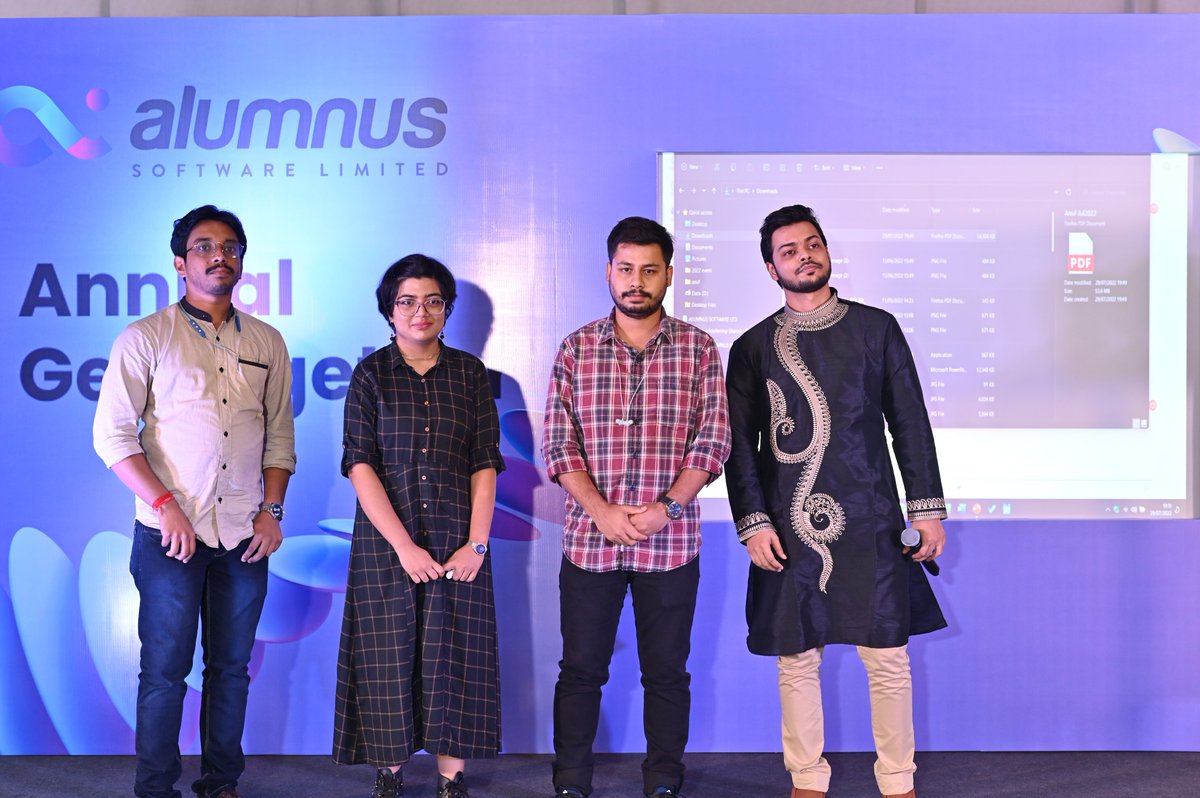 AlumnusSoftware's tweet photo. Our young brigade publishing our internal magazine.

#alumnusrocks https://t.co/rWyPWTpNeK
