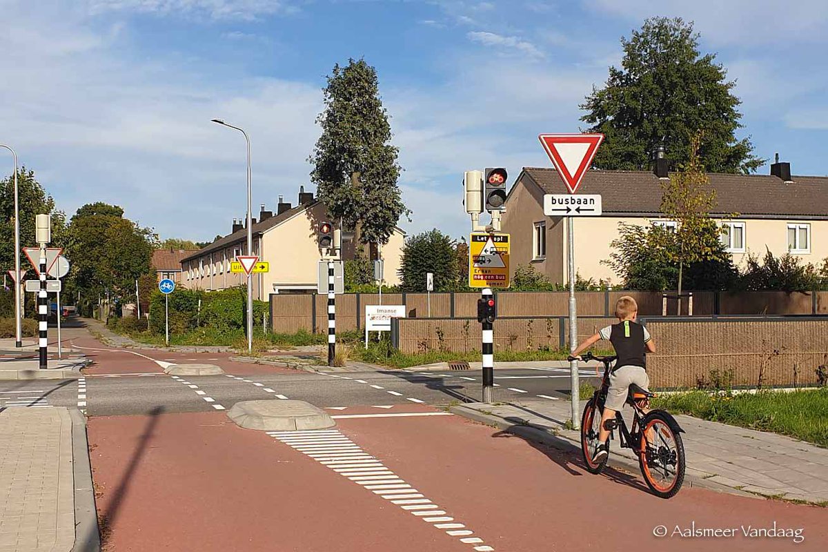 AalsmeerVandaa's tweet photo. Hoe staat het met het onderzoek rond de #busbaan? @CDA_Aalsmeer en @A_Aalsmeer zijn wel benieuwd naar bevindingen https://t.co/QyF12ufcLB https://t.co/ebpuUfD5ma