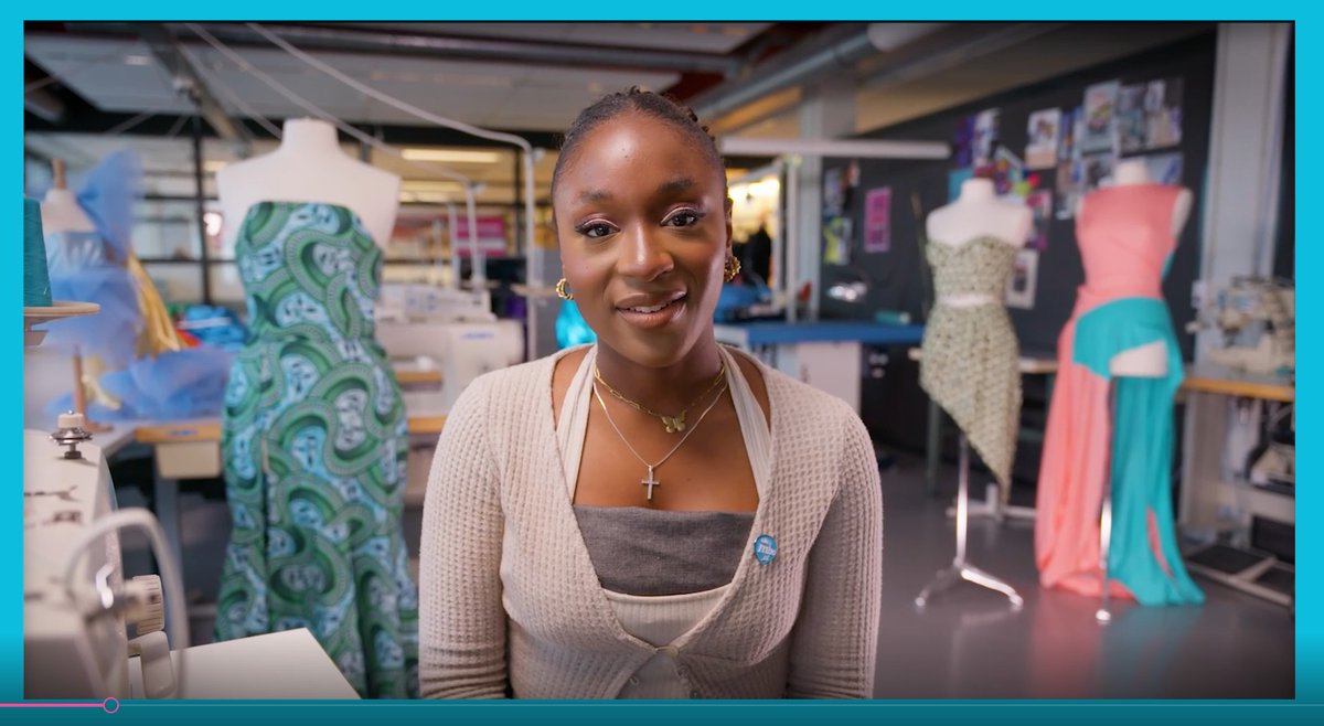 Vandaag (#prinsjesdag2022) mag @roctilburg studente La Rose Kifu haar zelf ontworpen en gemaakte stropdas overhandigen aan <a href="/RHDijkgraaf/">Robbert Dijkgraaf</a> en <a href="/DennisWiersma/">Dennis Wiersma</a>. Eerder gaf zij <a href="/RobJetten/">Rob Jetten</a> al een mooi cadeau. Meer weten over La Rose? Check ditismbo.nl/nieuws/het-mbo… #ditismbo #hetmbodoethet