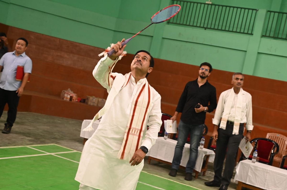blvermaup's tweet photo. अरुणाचल प्रदेश के प्रवास के दौरान नामसाय स्पोर्ट्स कॉम्पलेक्स में #NLCPR के तहत निर्मित इंडोर स्टेडियम और #NESIDS योजना के तहत प्रस्तावित आउटडोर स्टेडियम की साइट का  निरीक्षण किया। नामसाय से MLA श्री Chau Zingnu Namchoom जी,  MLA सुश्री Jummum Ete Deori जी उपस्थित रहे।(1/2) https://t.co/yd87F5yUxI