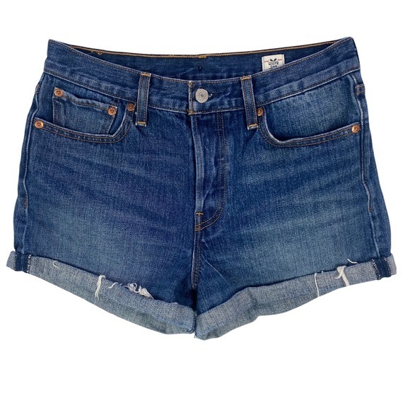 misstikleigh's tweet photo. So good I had to share! Check out all the items I'm loving on @Poshmarkapp #poshmark #fashion #style #shopmycloset #americaneagleoutfitters #levis: https://t.co/gPmuMNlPD6 https://t.co/XE5D6SRlpU