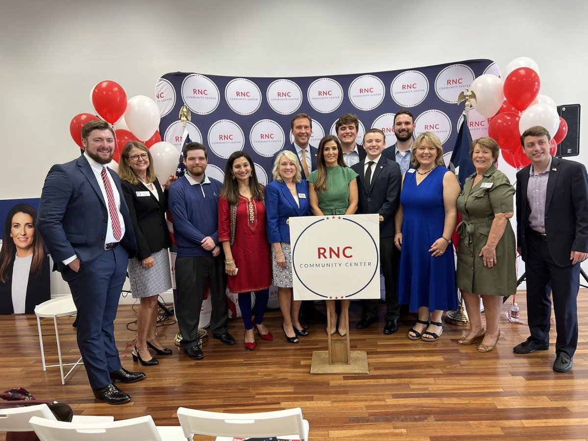KhushSR's tweet photo. It was an absolute honor to meet GOP Chairwoman @GOPChairwoman along with GOP Co-Chair @TommyHicksGOP, @MomsLoveFreedom (Lauren Davis),@melisafortexas,#ShellyAckerly & multiple Republican leaders & grassroots workers. TX is All SET for Nov22! @RNC #RNCTX #LeadRight #LoneStarHeard https://t.co/2lCdFI2uhz