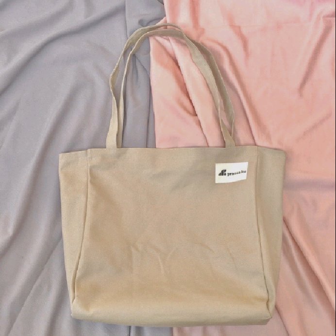 jmlobely's tweet photo. Totebag canvas kualitas premium cocok untuk outfit casual ✨

Link: https://t.co/yYsGfiEiXU

#shopee #totebag #racunshopee https://t.co/N186t21rkm