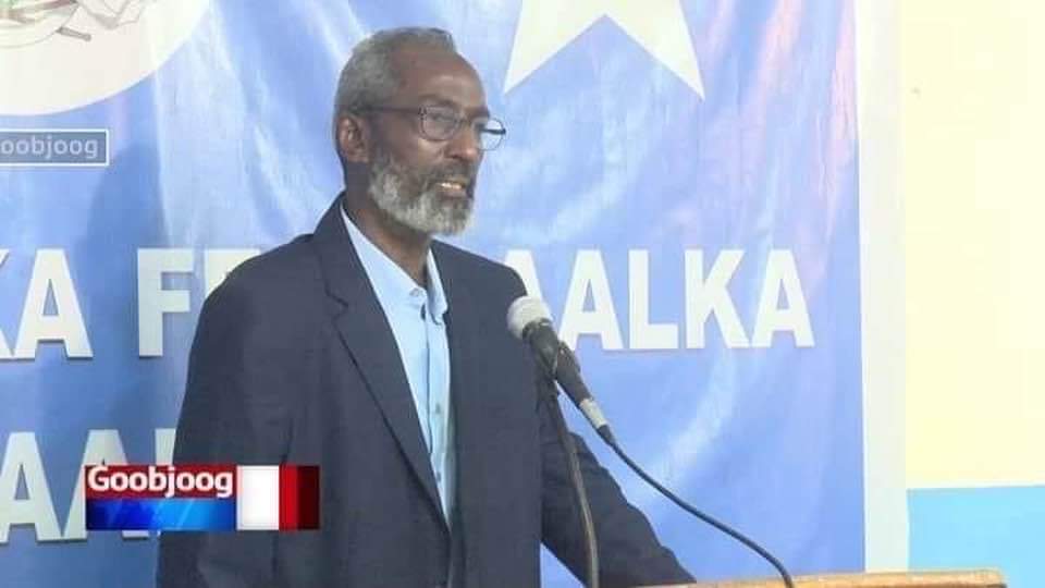 _IlyasAli's tweet photo. Innaa lilaahi wa inaa ileyhi raajicuun.

Allaha u naxariisto Sxb-kay Xildhibaan marxuum Maxamed Mursal Boorow oo ka tirsanaa mudaneyaasha Gollaha Shacabka Soomaaliya.

Waxaan uga tacsiyeynayaa qoyskiisa, ehelkiisa iyo dhammaan ummadda Soomaaliyeed. Naxariistii Janno Allaha siiyo. https://t.co/R9QrsxZmpQ