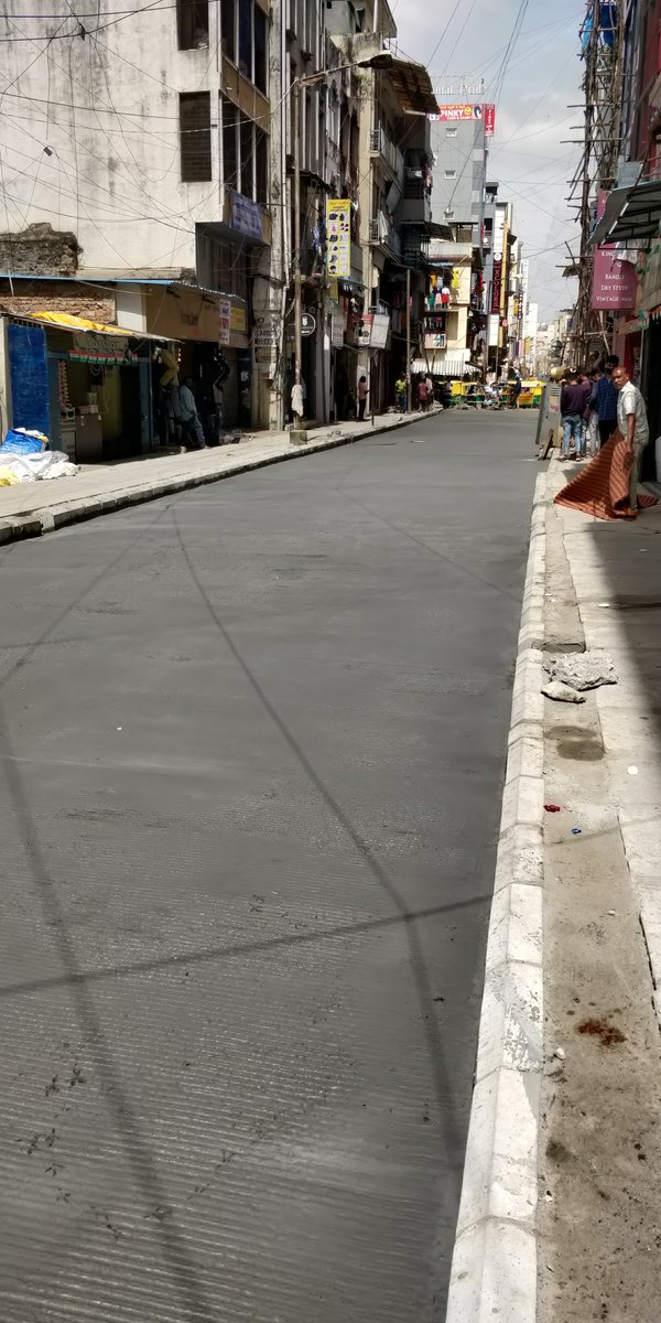 sajjanrajmehta's tweet photo. @CMofKarnataka @BSBommai @BBMPCOMM @PCMohanMP @dineshgrao 
#Gratitude
#bbmp
#bwssb
#oldtharugupet
#sultanpet
#drainage

Sharing old &amp; new images Of Old Tharugupet 👍👍
Thanks a lot CM Sahib , Girinath Ji ,Gundurao Ji , P C Mohan Ji , Jayaram Ji ,Doddaiah Ji ,Umesh Ji &amp; Team Khaga 😊☺️💐💐👍👍👌👌 https://t.co/DzTcJITKyv