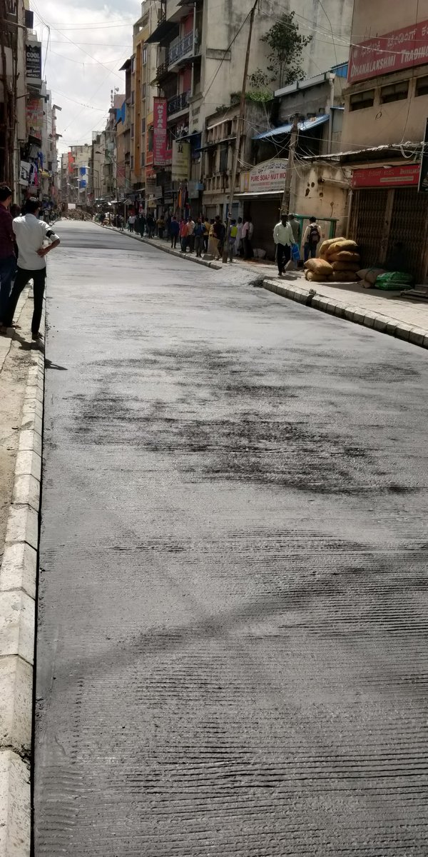 sajjanrajmehta's tweet photo. @CMofKarnataka @BSBommai @BBMPCOMM @PCMohanMP @dineshgrao 
#Gratitude
#bbmp
#bwssb
#oldtharugupet
#sultanpet
#drainage

Sharing old &amp; new images Of Old Tharugupet 👍👍
Thanks a lot CM Sahib , Girinath Ji ,Gundurao Ji , P C Mohan Ji , Jayaram Ji ,Doddaiah Ji ,Umesh Ji &amp; Team Khaga 😊☺️💐💐👍👍👌👌 https://t.co/DzTcJITKyv