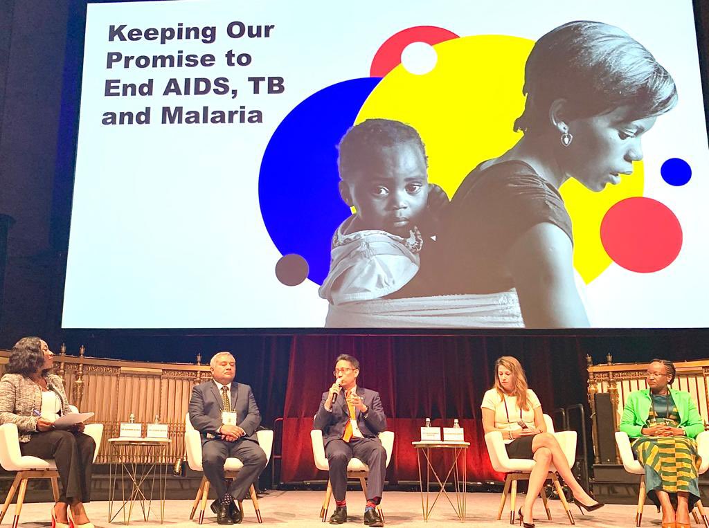 Kementerian Kesehatan RI (@kemenkesri) on Twitter photo Menteri Kesehatan RI <a href="/BudiGSadikin/">Budi G. Sadikin</a> hadir dalam pertemuan Global Fund Replenishment Conference ke-7 di New York, Amerika Serikat (18/9).
Apa yang Menkes sampaikan?
Simak dalam utas berikut 👇 Menteri Kesehatan RI <a href="/BudiGSadikin/">Budi G. Sadikin</a> hadir dalam pertemuan Global Fund Replenishment Conference ke-7 di New York, Amerika Serikat (18/9).
Apa yang Menkes sampaikan?
Simak dalam utas berikut 👇